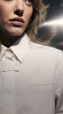 <p>Eleganta fara compromis</p>